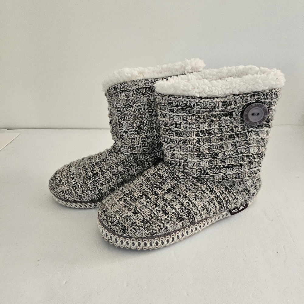 Muk Luks Hazel Slippers women size small size 5-6 gray white NEW No Tags